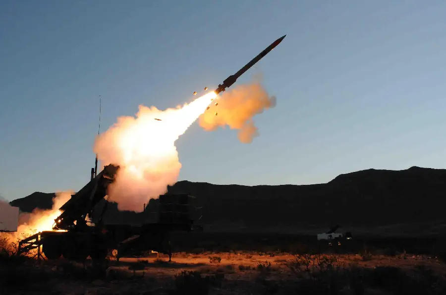 Noisy missile launch image from a rocket with a very spectacular and interesting viewing angle for Windows 11 wallpaper