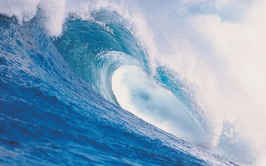 Beautiful sea waves photo for computer and laptop background