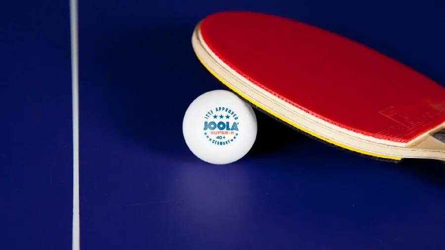 4k wallpaper for Windows with table tennis racket and ball