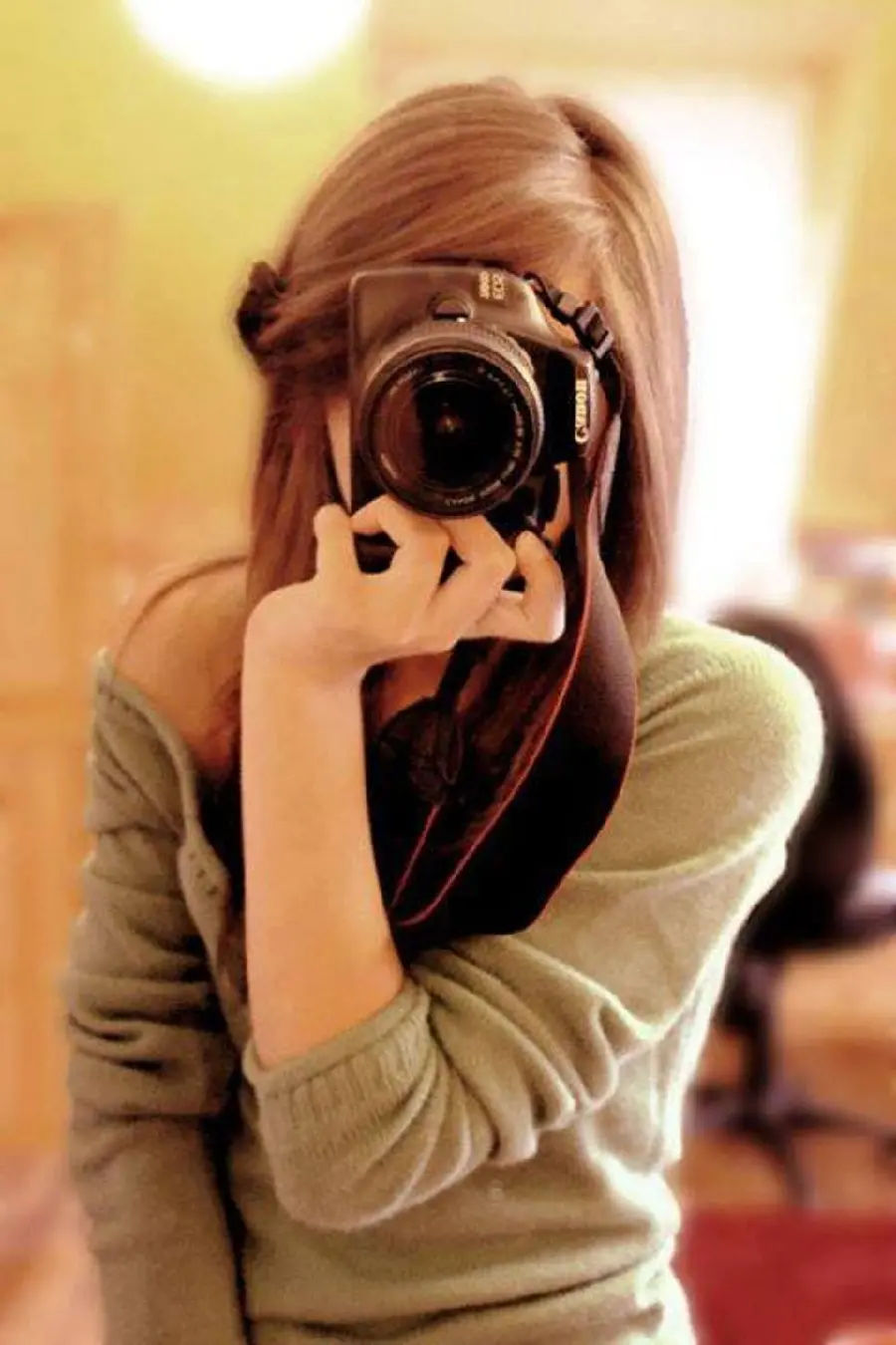 Photographer's profile photo for Insta and WhatsApp, luxurious and creepy