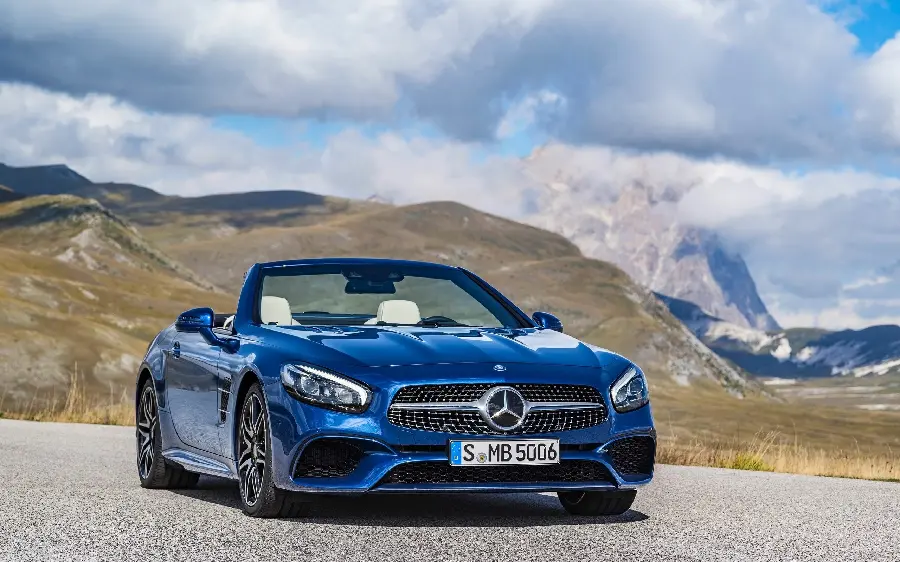 Mercedes Benz car wallpaper with special blue color