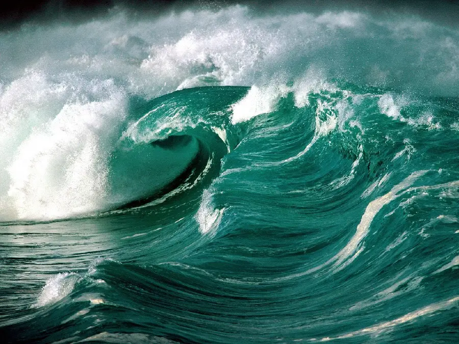 Download strong ocean waves hd quality photo