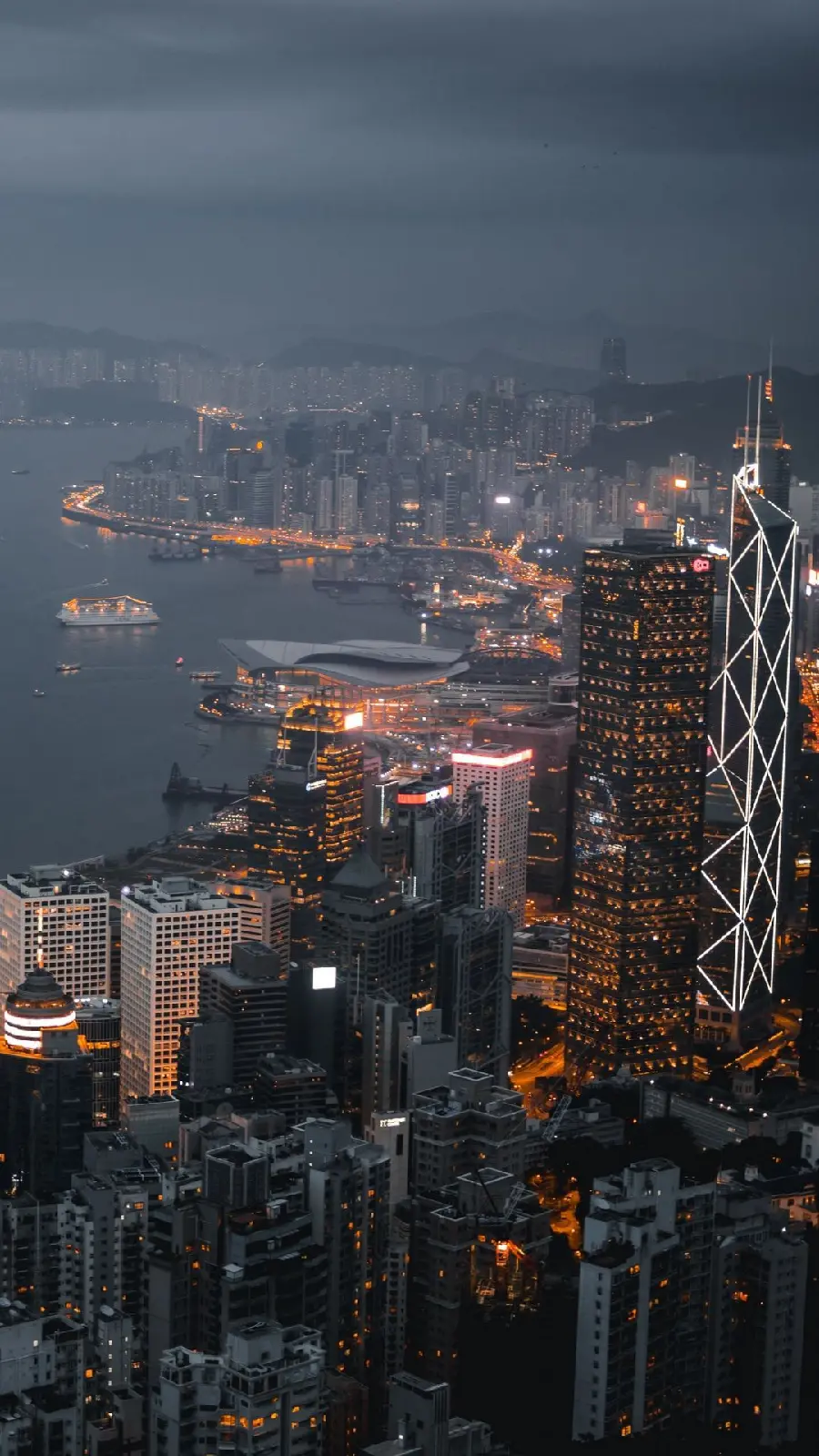 Cityscape at night wallpaper for Android phones