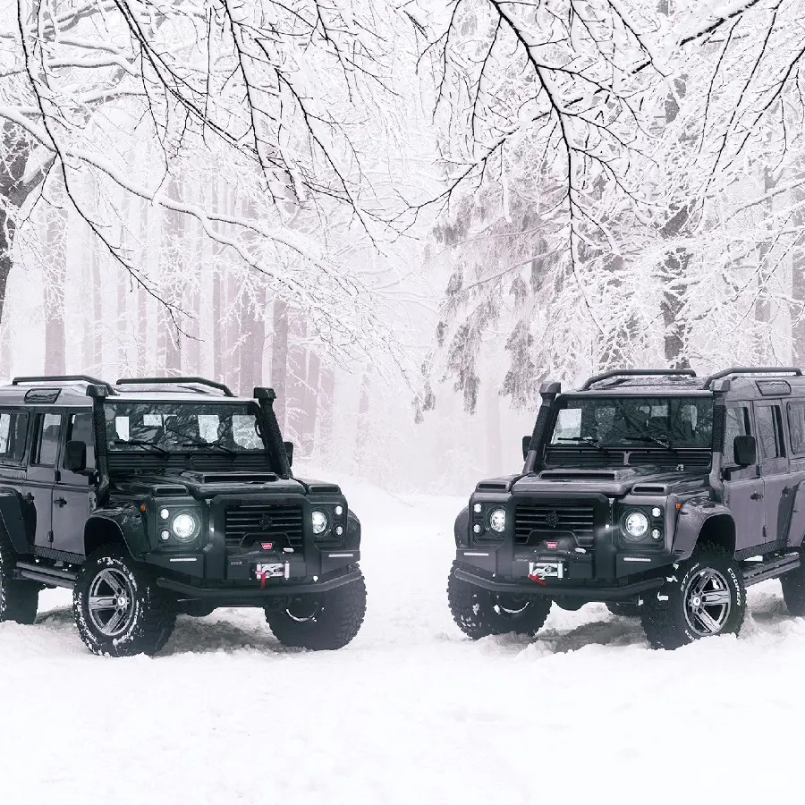 Land Rover SUV photo suitable for snowy and icy roads for phone wallpaper