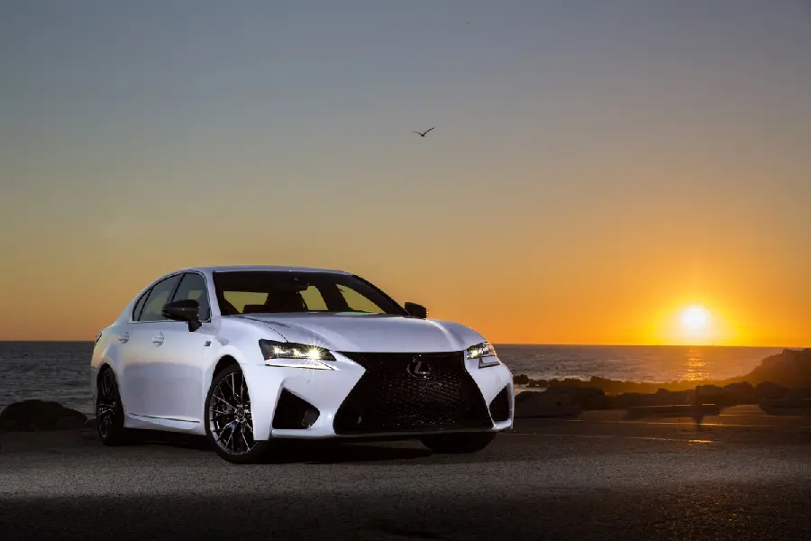 White Lexus GS Car Photo for Mobile Wallpaper