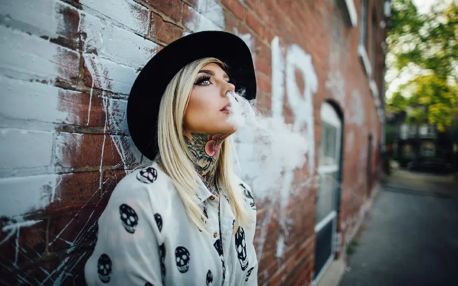 Luxury girly profile picture with a smoking girl