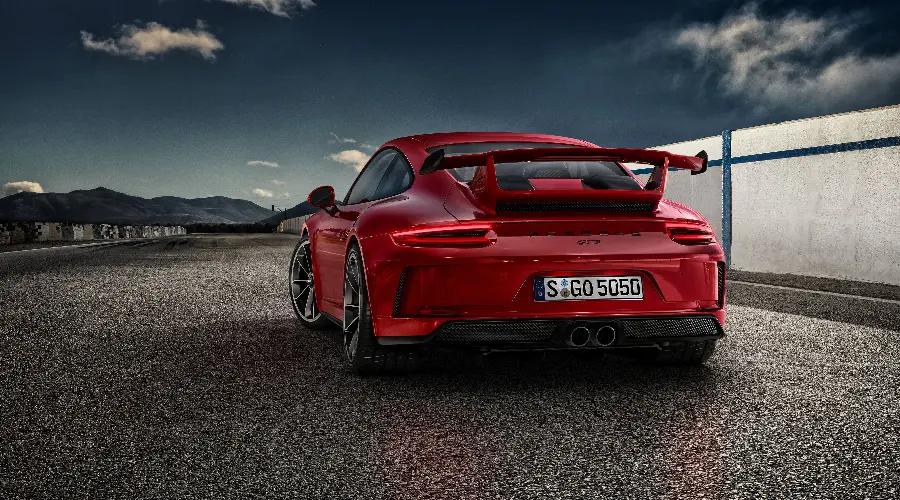 Download Porsche 911 GT3 Touring wallpaper