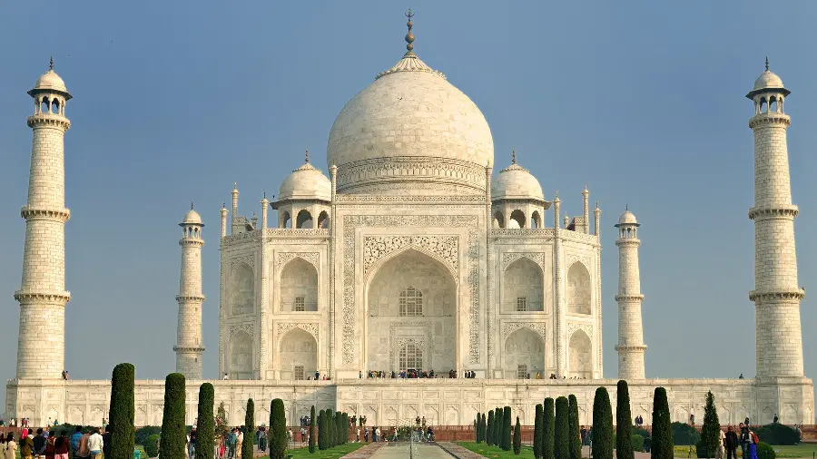 High quality photo of Taj Mahal, India, one of the seven wonders of the world