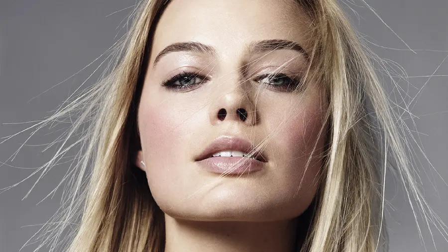 Photo of Margot Robbie, the beautiful actress Hollywood for phone backgrounds and wallpapers