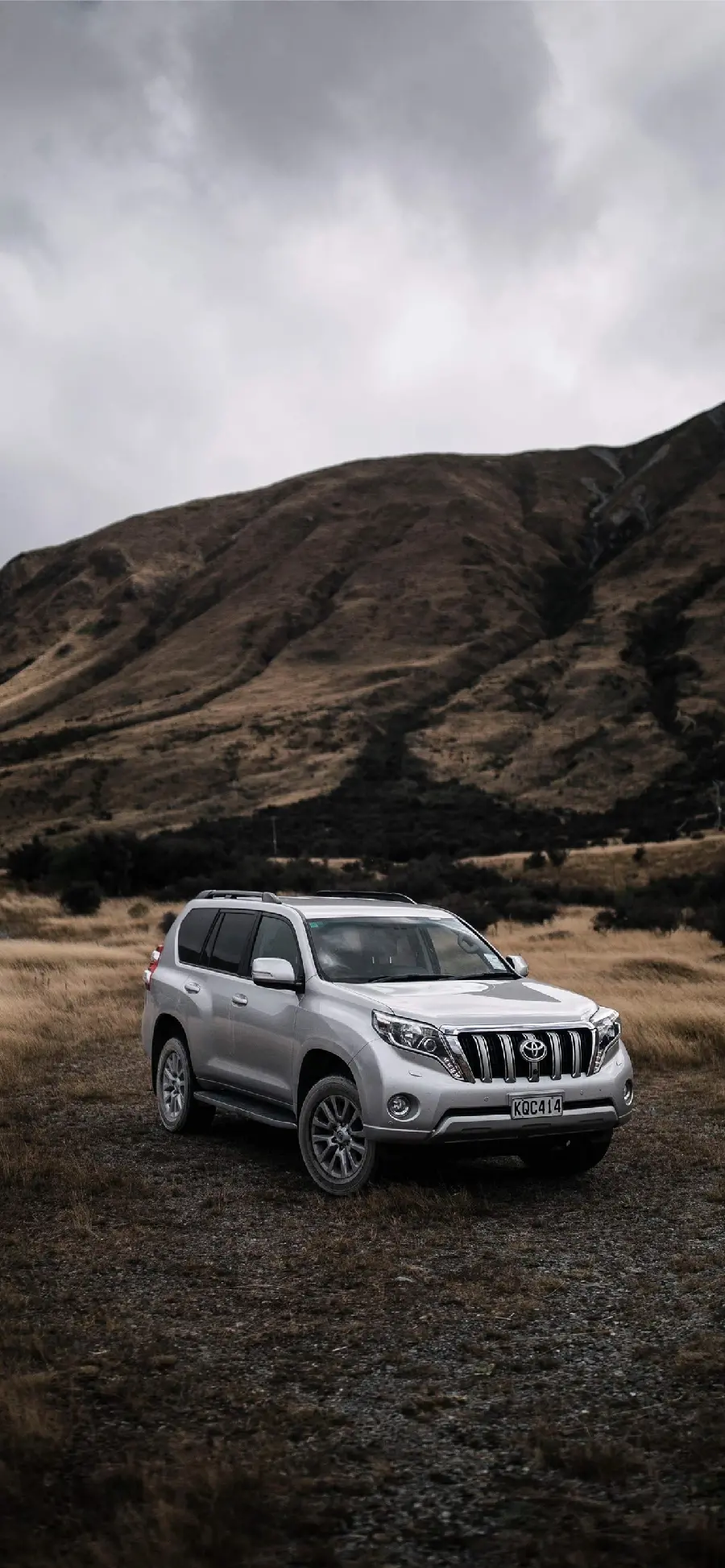 Mobile wallpaper of Toyota Prado car