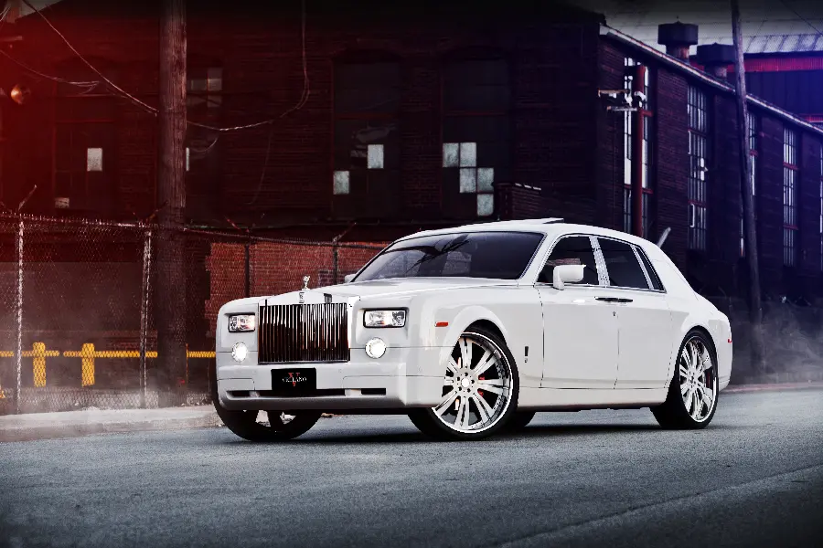 Download Rolls Royce background with special and sporty white color