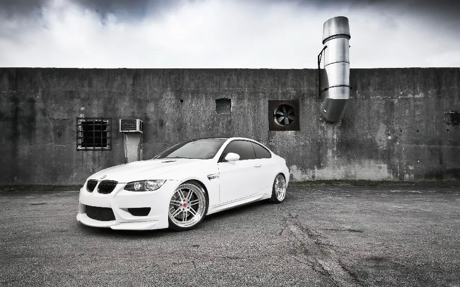 White BMW super sports car image for iPhone wallpaper