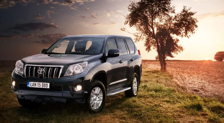 Download black Toyota Prado photo
