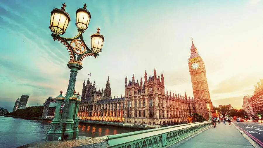 Photo of London for computer and laptop background
