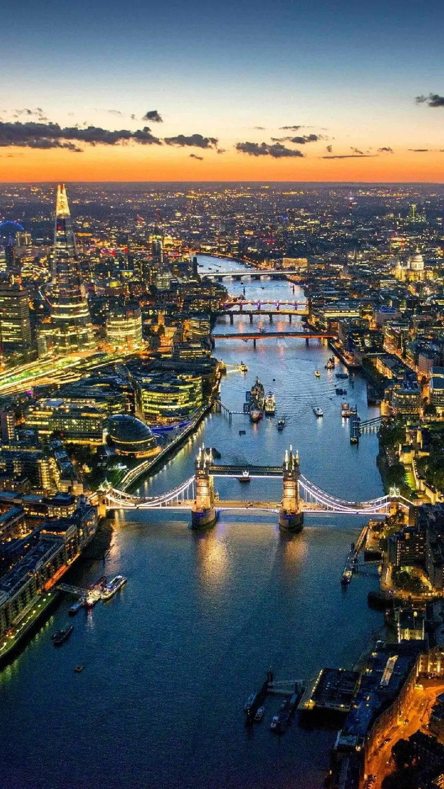Beautiful photo of London at night for computer and laptop wallpaper