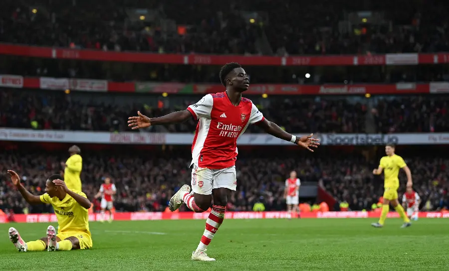 Bukayo Saka background