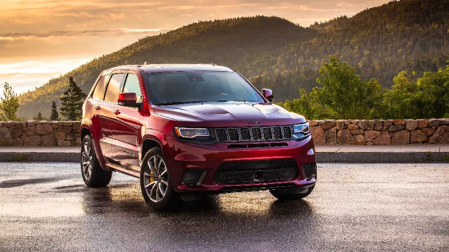 Jeep Grand Cherokee car wallpaper with a special and attractive boyish color