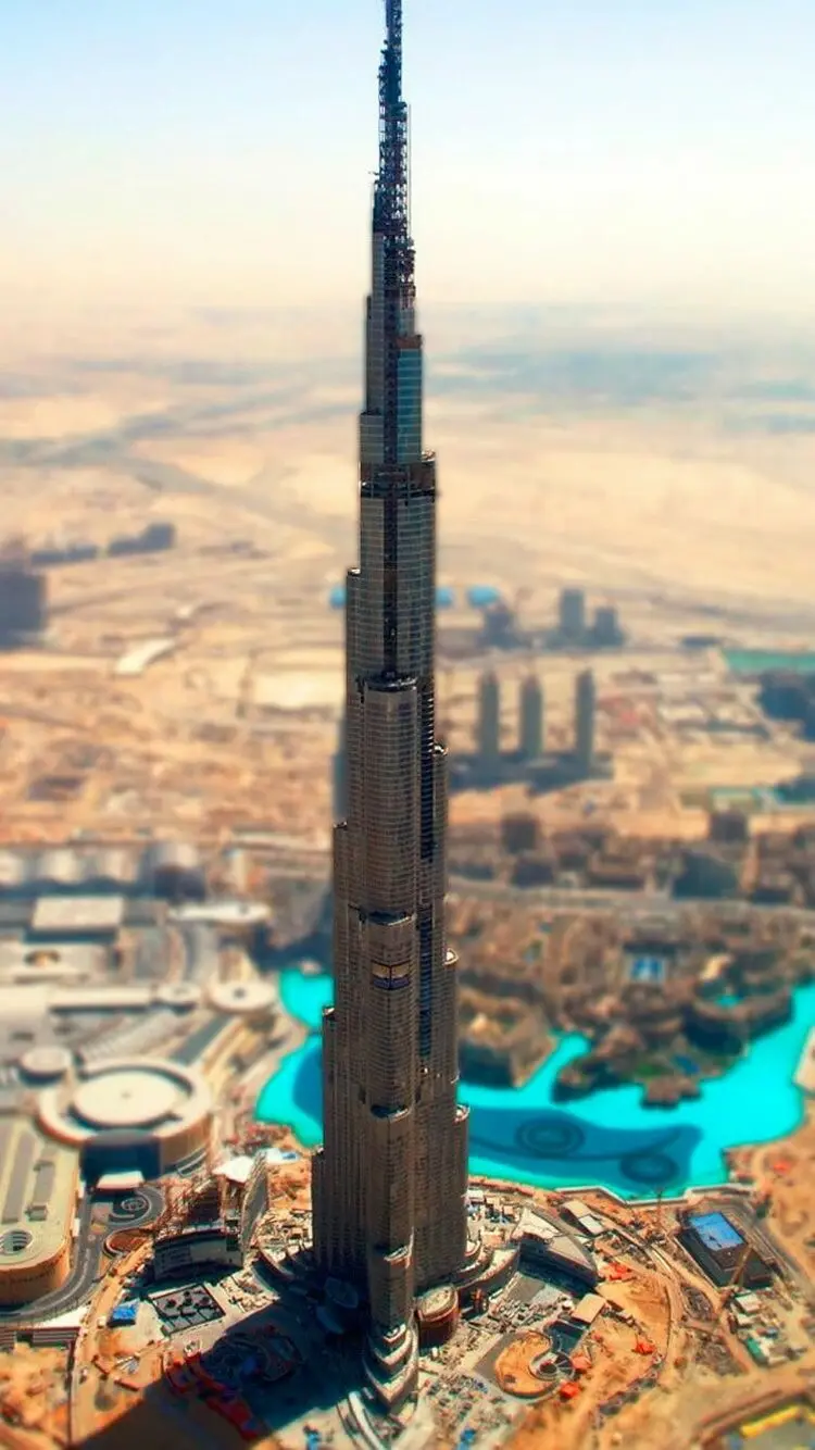 Amazing photo of the Burj Khalifa in Dubai in full HD quality for architects