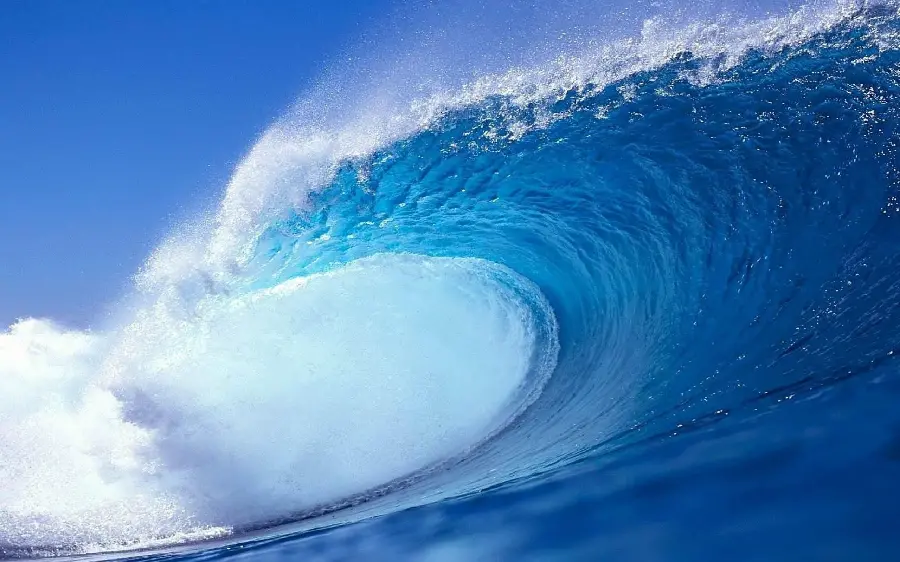 Download amazing image of ocean waves for Wallpaper