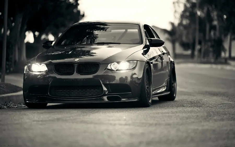 Download selected images and posters of BMW luxury cars