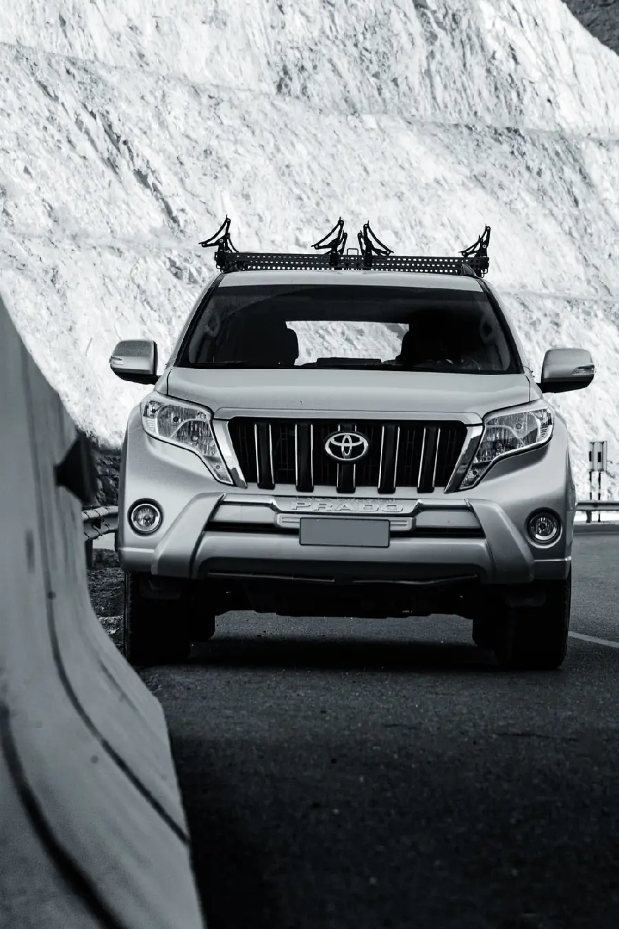 Download black and white Toyota Prado 4k wallpaper for computer