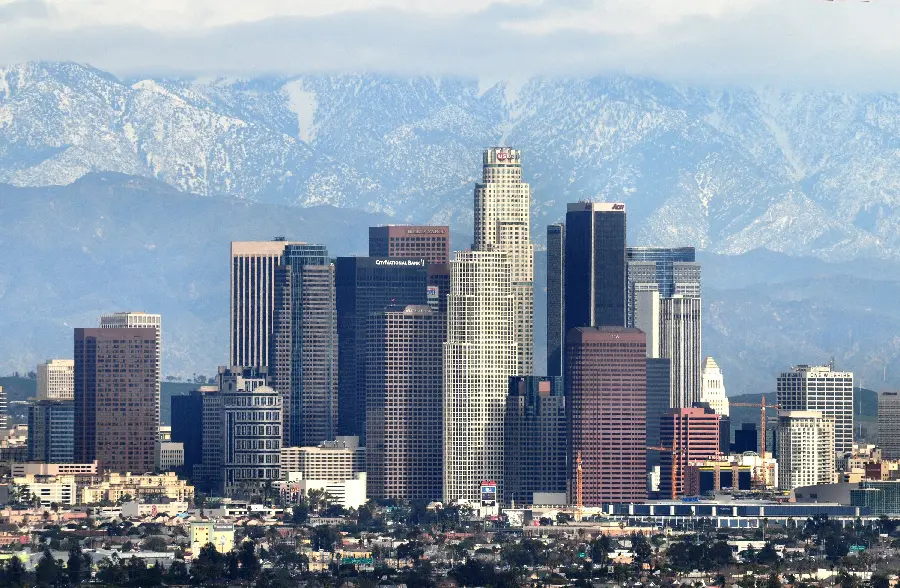 Photo of the city of Los Angeles, known as the City of Angels, for phone backgrounds