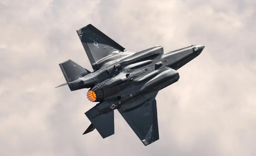 The most famous photo of a fighter jet in flight with special quality for printing on banners and posters