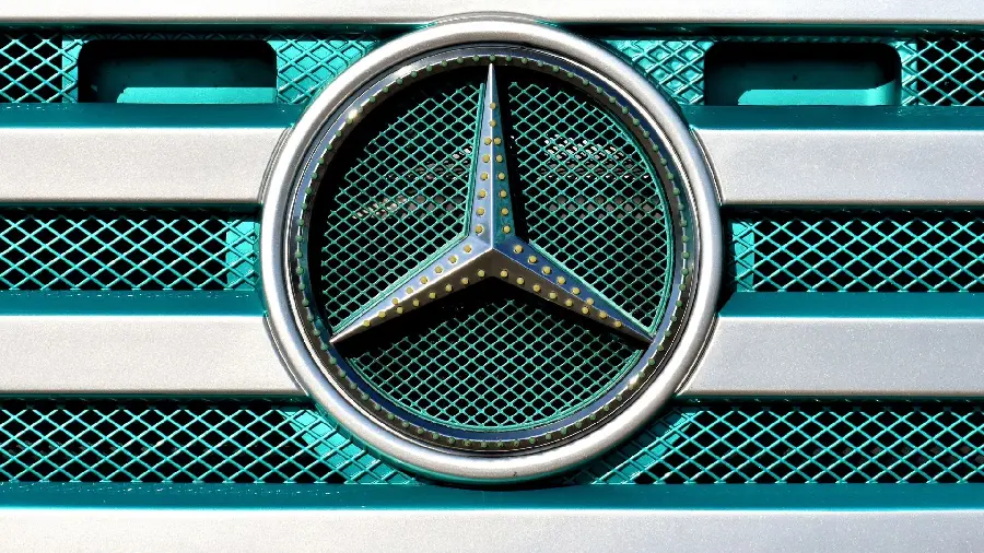 High quality image of the logo Mercedes-Benz Green Blue and Silver 