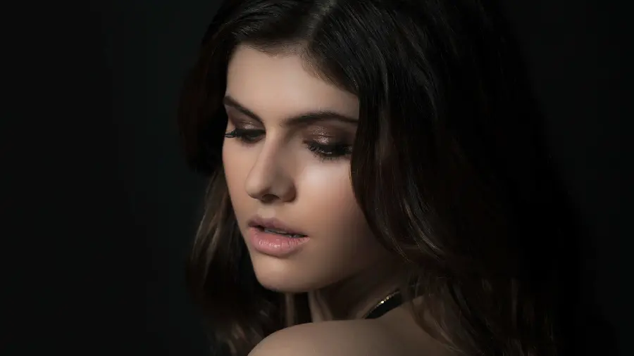 Special and Attractive Photo of Alexandra Daddario for Desktop Background in FULL HD Quality