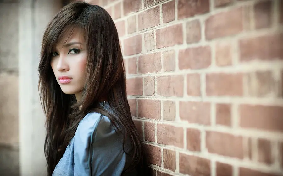 Sad and luxury girl profile photo for sad and romantic profile
