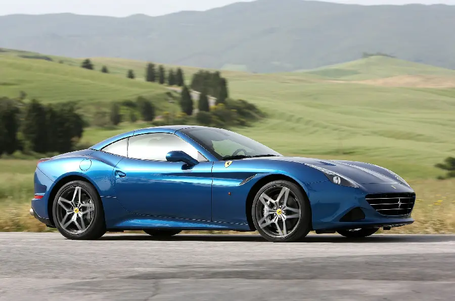 Download Ferrari California Luxury Car Photo 2022 in Full HD Quality