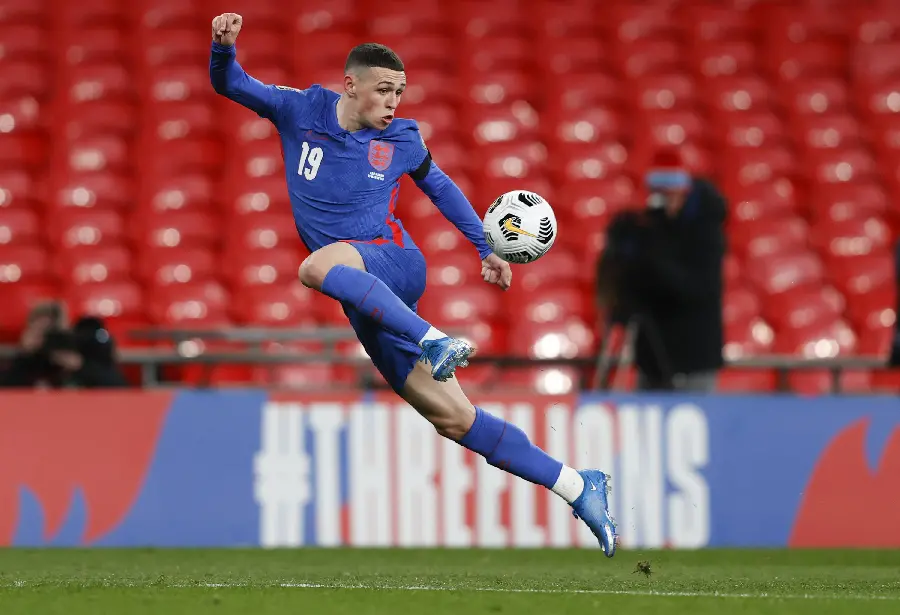 Phil Foden photo