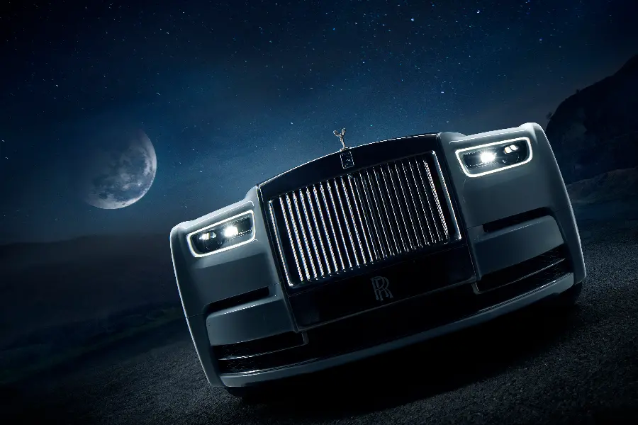 Download Rolls Royce Car Wallpaper for Mobile