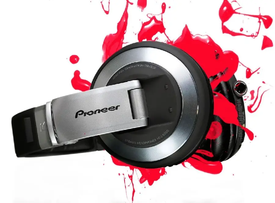 A cool boy's profile picture for WhatsApp with DJ and headphones