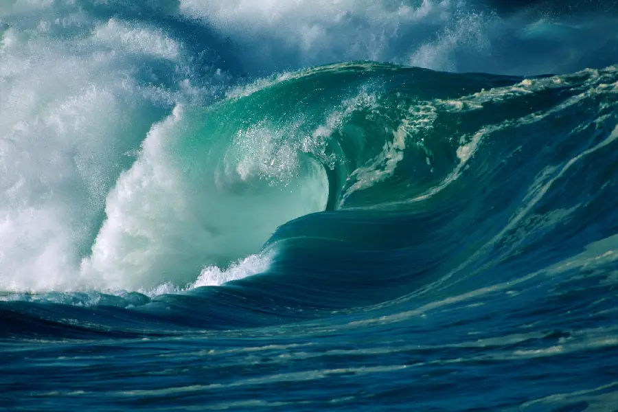Capture beautiful moments of ocean waves