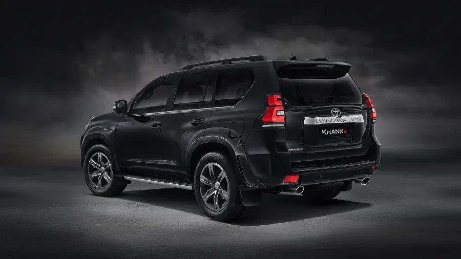 Download 4k black Toyota Prado photo
