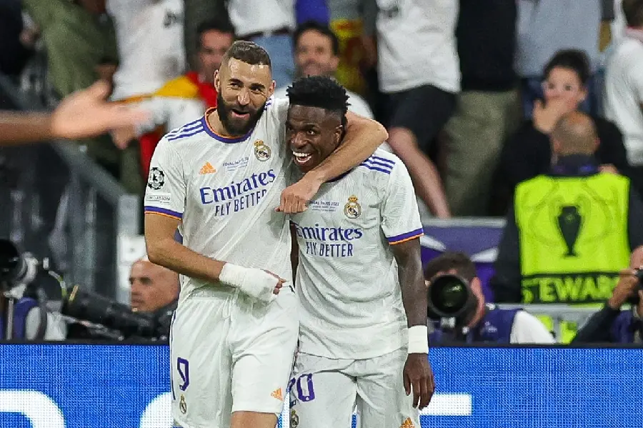 Photo of Karim Benzema and Vinicius Junior in the 2022 Champions League final
