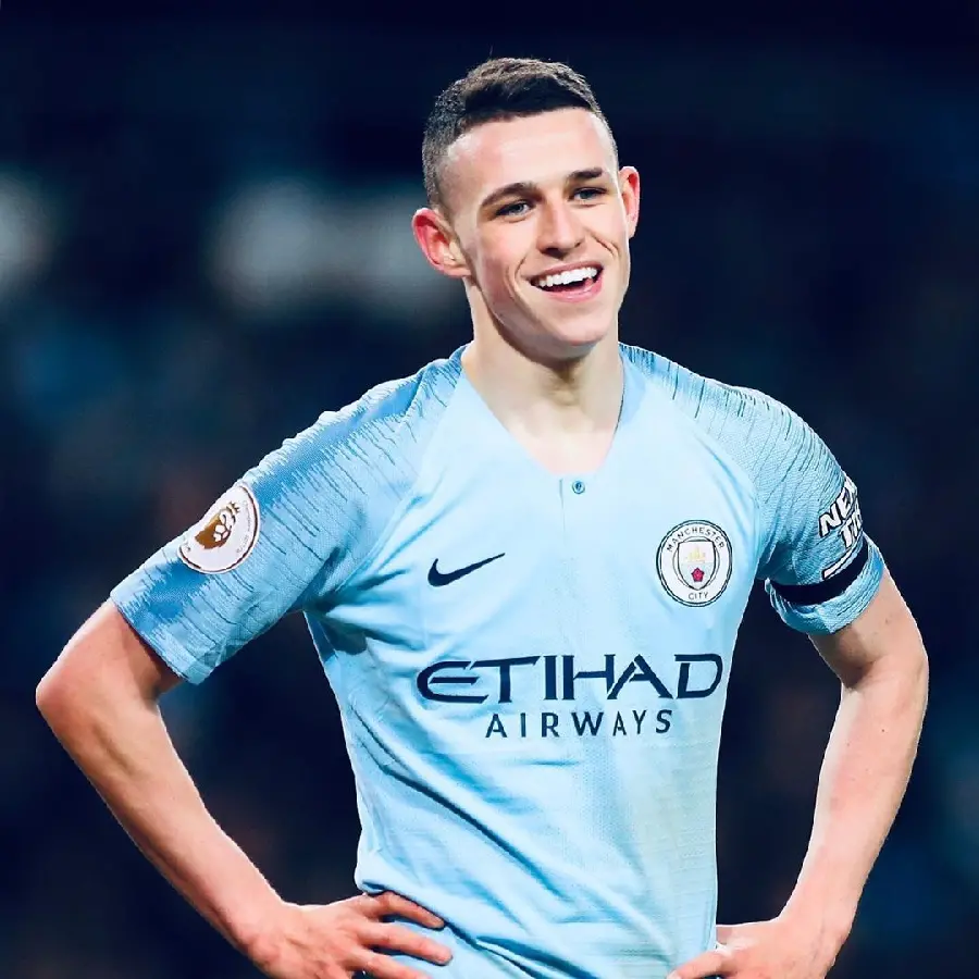 Phil Foden smiling in high quality