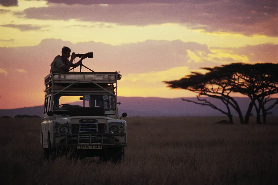Old and classic Land Rover photo popular with Iranians in HD quality