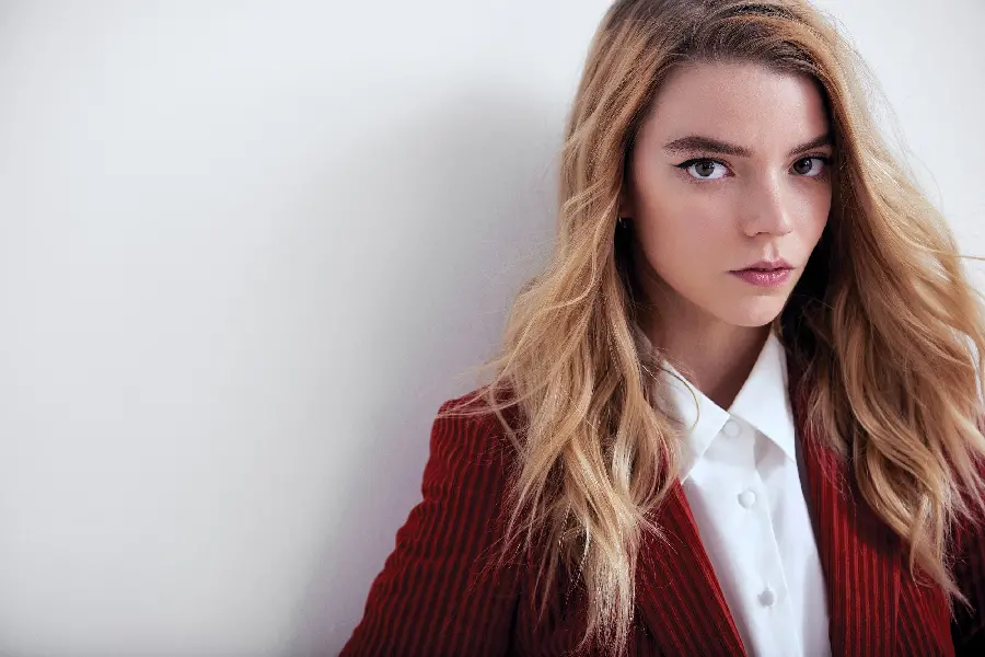 Anya Taylor Joy Wallpaper for Windows 11 Desktop
