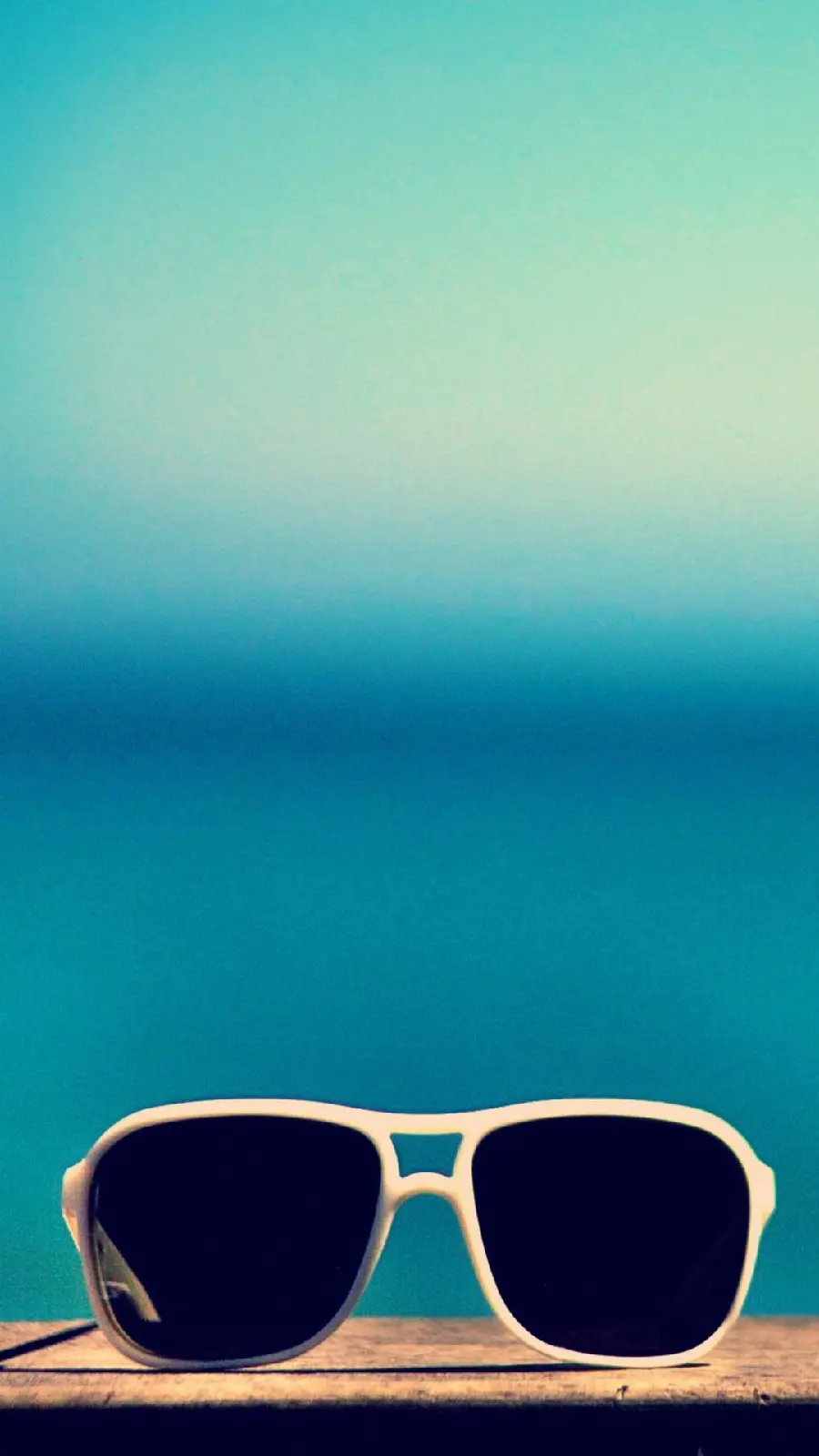 Mobile background with sunglasses image in high quality