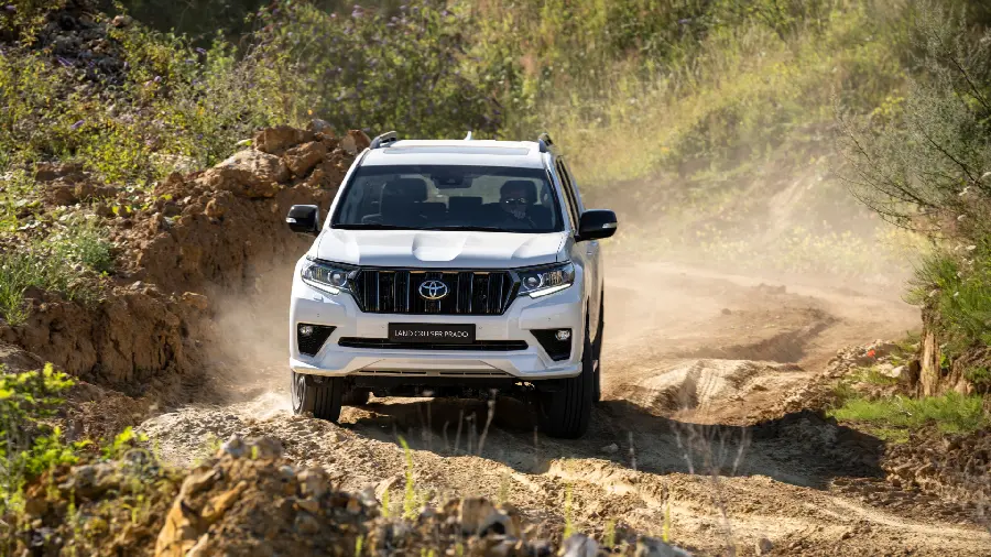 Download Toyota Land Cruiser Prado car wallpaper for Windows