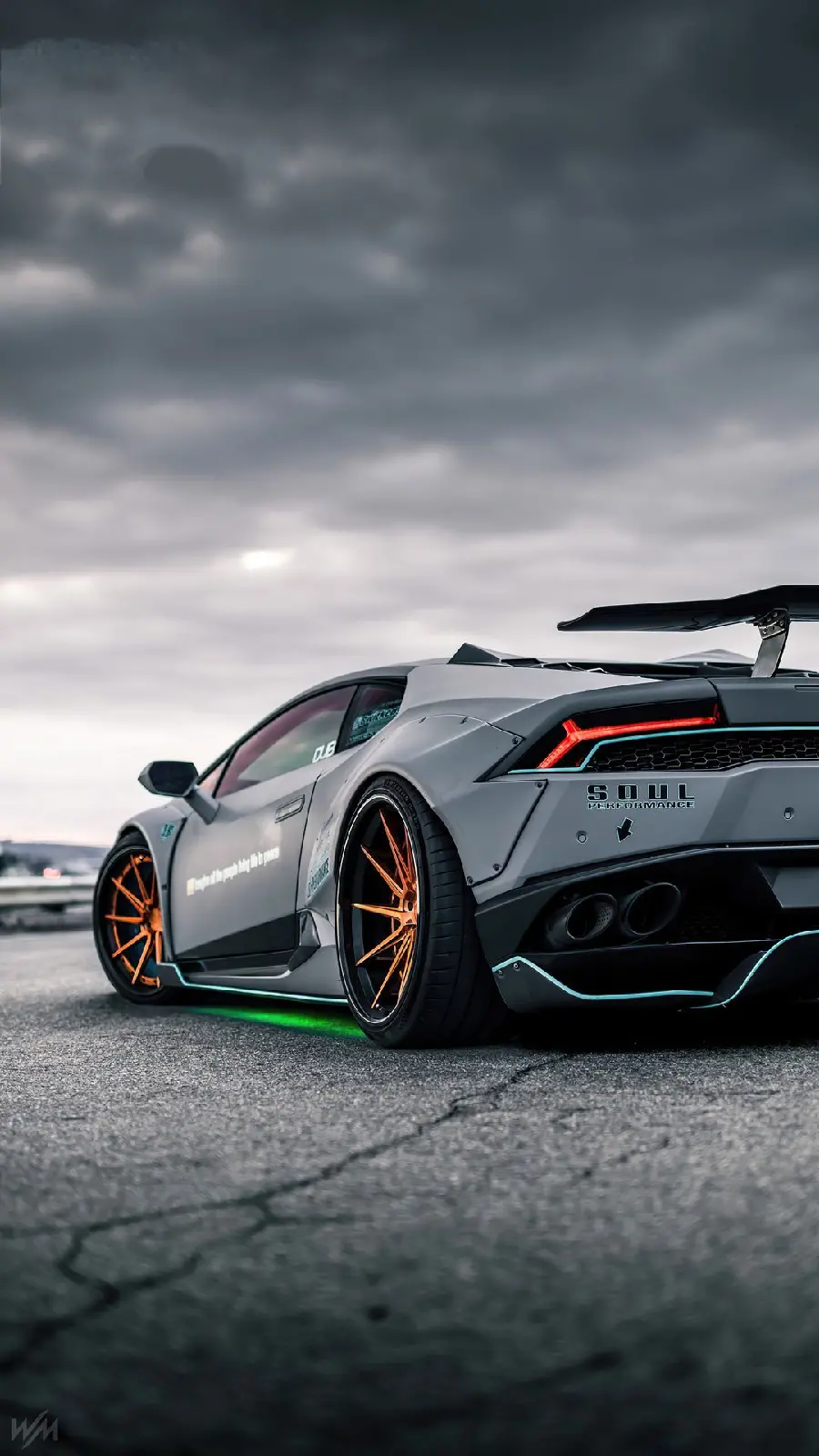 Download beautiful sports car wallpaper for mobile