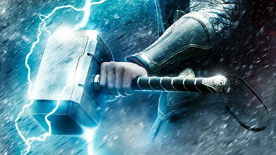 Thor Axe Photo for High Quality Social Media Profiles