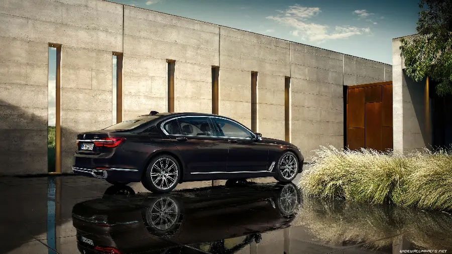 High quality black BMW 750 LE photo for wallpaper and phone background