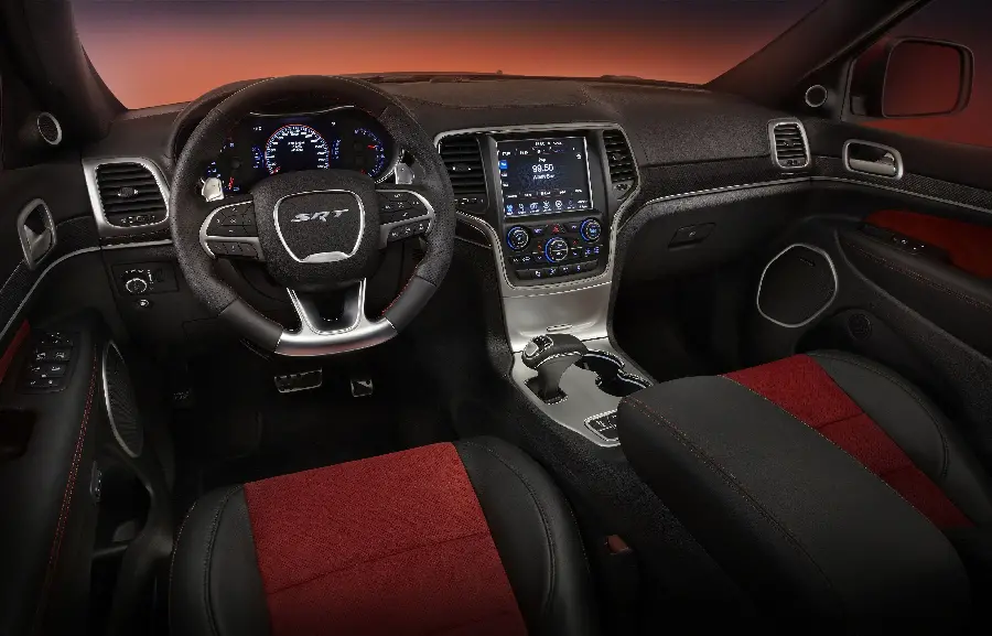 Jeep Grand Cherokee Car Interior and Dashboard Photo
