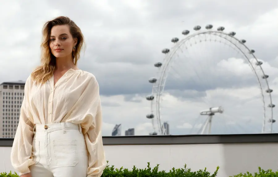 Luxury and beautiful style photo of Margot Robbie, the beautiful Hollywood actress