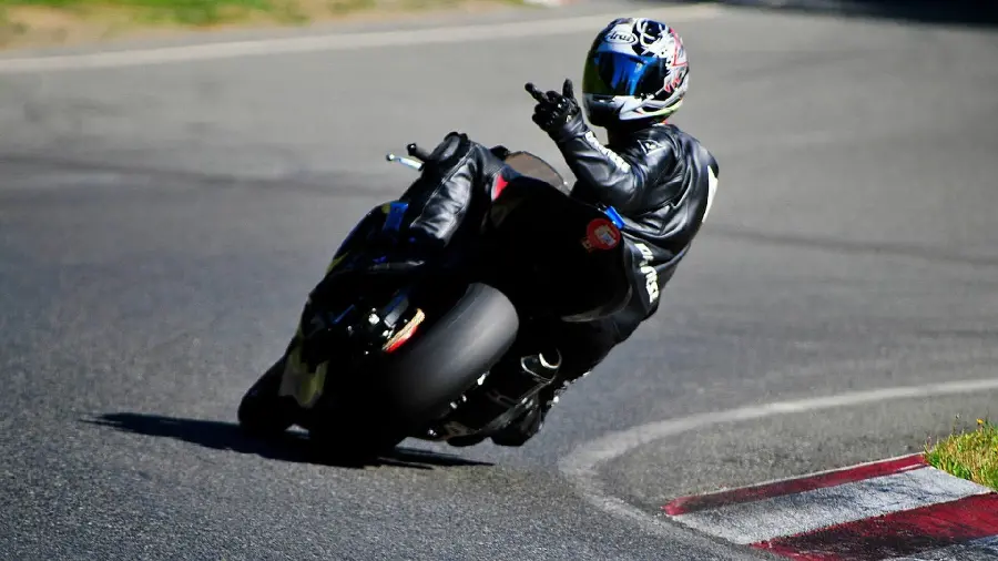 Image of a Yamaha motorcycle with a professional driver