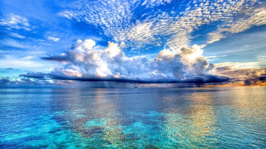 A very beautiful image of clouds reflecting in the sea in Full HD quality