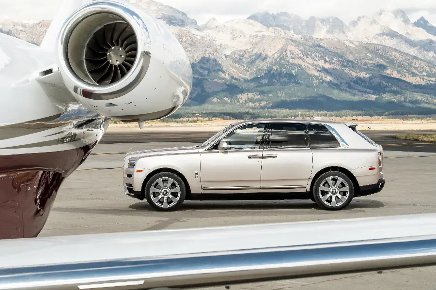 Rolls-Royce Cullinan Car Wallpaper in HD Quality